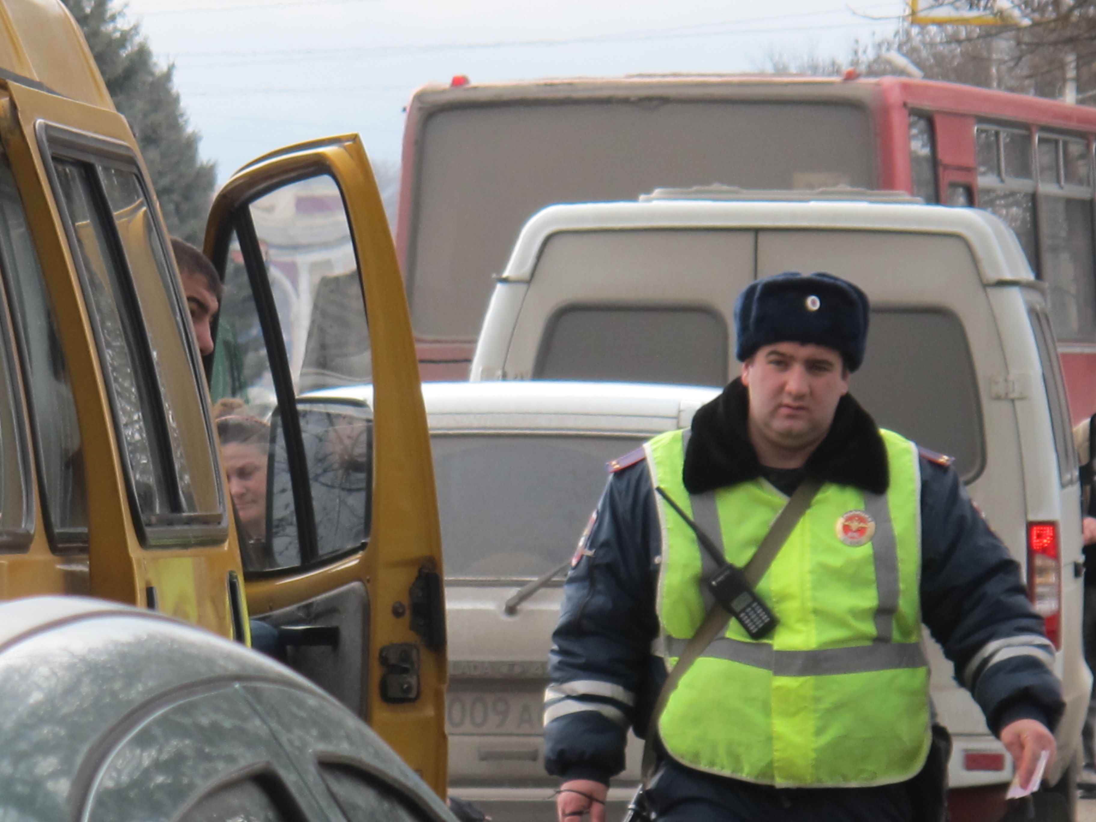 В КБР в ходе однодневного рейда «Автобус. Такси» сотрудники ГИБДД выявили  300 нарушений ПДД
