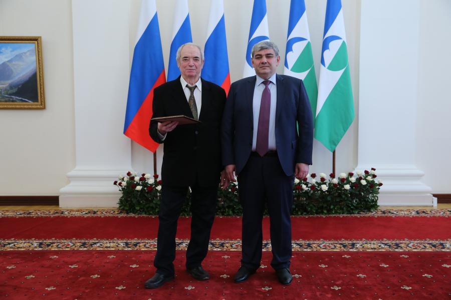 Казбек Коков вручил госпремии в области литературы и искусства