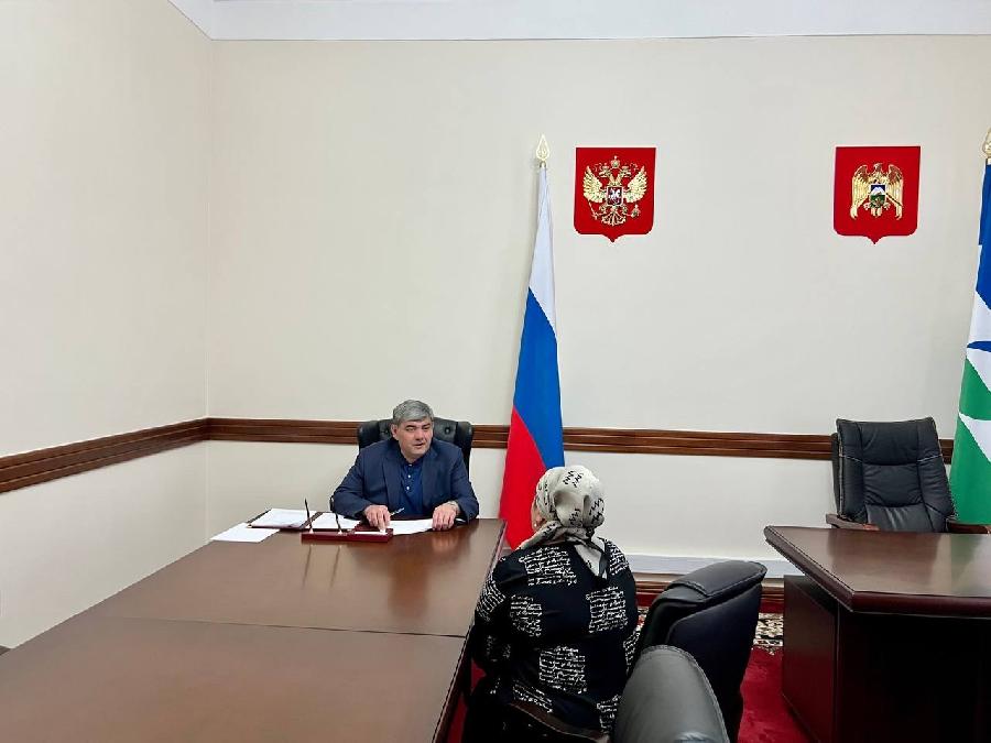 Глава КБР Казбек Коков провел еженедельный прием граждан