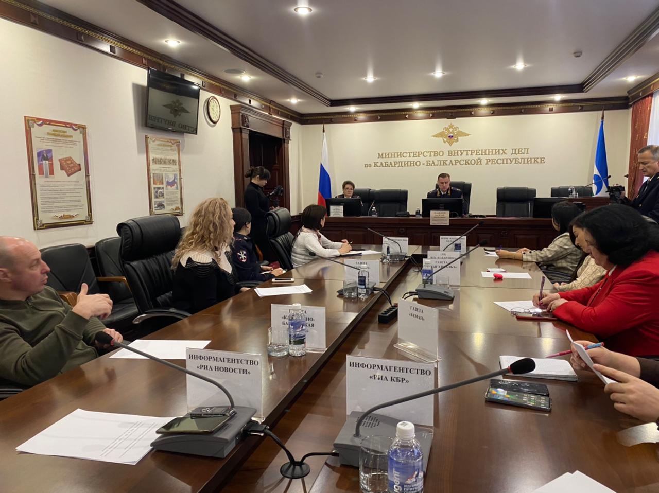 Руководитель республиканского МВД встретился с журналистами