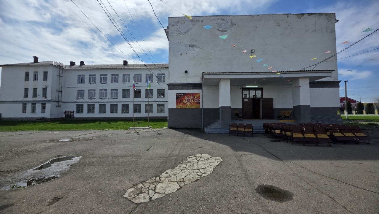 В селении Баксаненок начался капитальный ремонт школы 