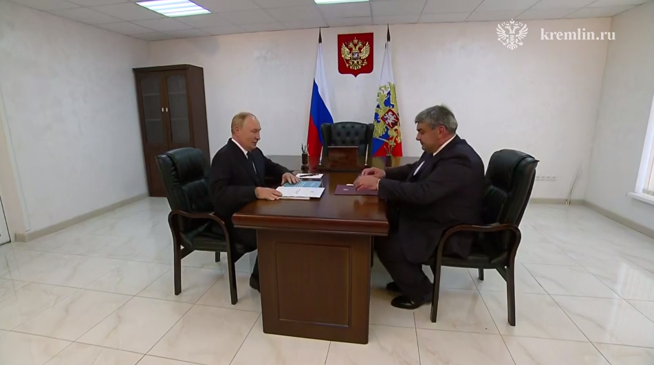 Владимир Путин провел рабочую встречу с главой Кабардино-Балкарской Республики Казбеком Коковым