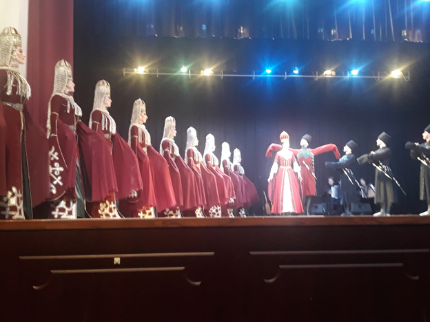 «Кабардинка» сделала подарок многодетным семьям