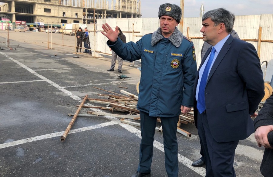 Казбек Коков посетил место пожара на рынке «Дубки» в Нальчике