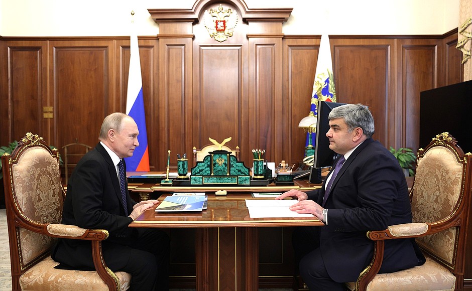 Президент России Владимир Путин провел рабочую встречу с Главой КБР