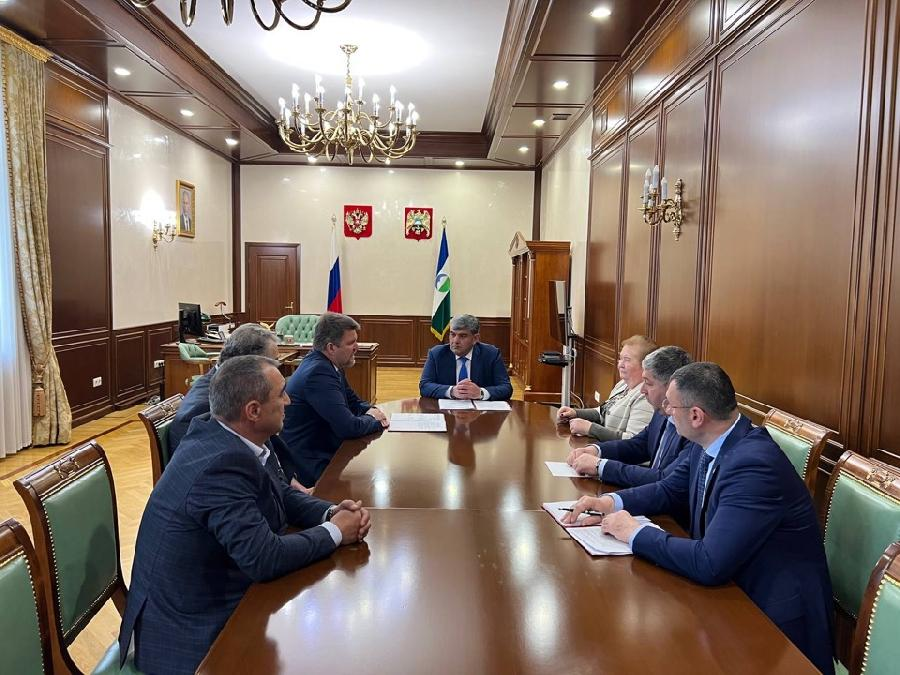 Казбек Коков провел рабочую встречу с президентом ВОГ