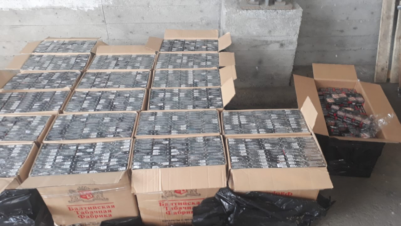 На КПП «Малка» задержали крупную партию контрафактных сигарет