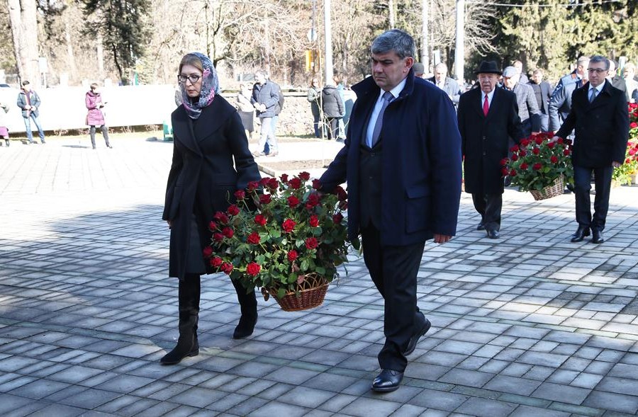 Казбек Коков принял участие в траурных мероприятиях, посвященных 75-ой годовщине депортации балкарского народа