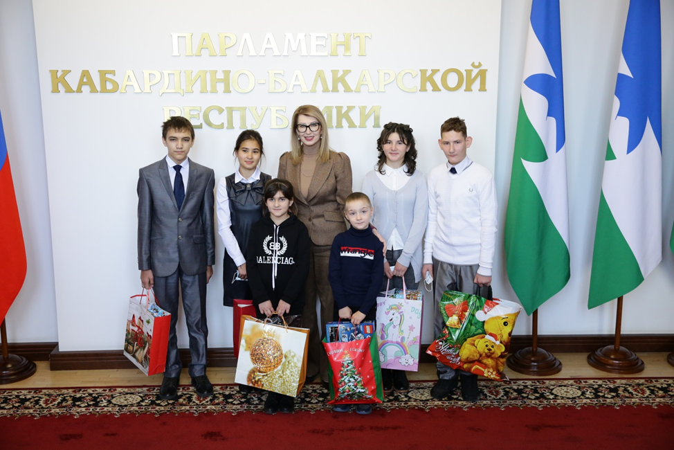 В Парламенте КБР исполнили детские желания