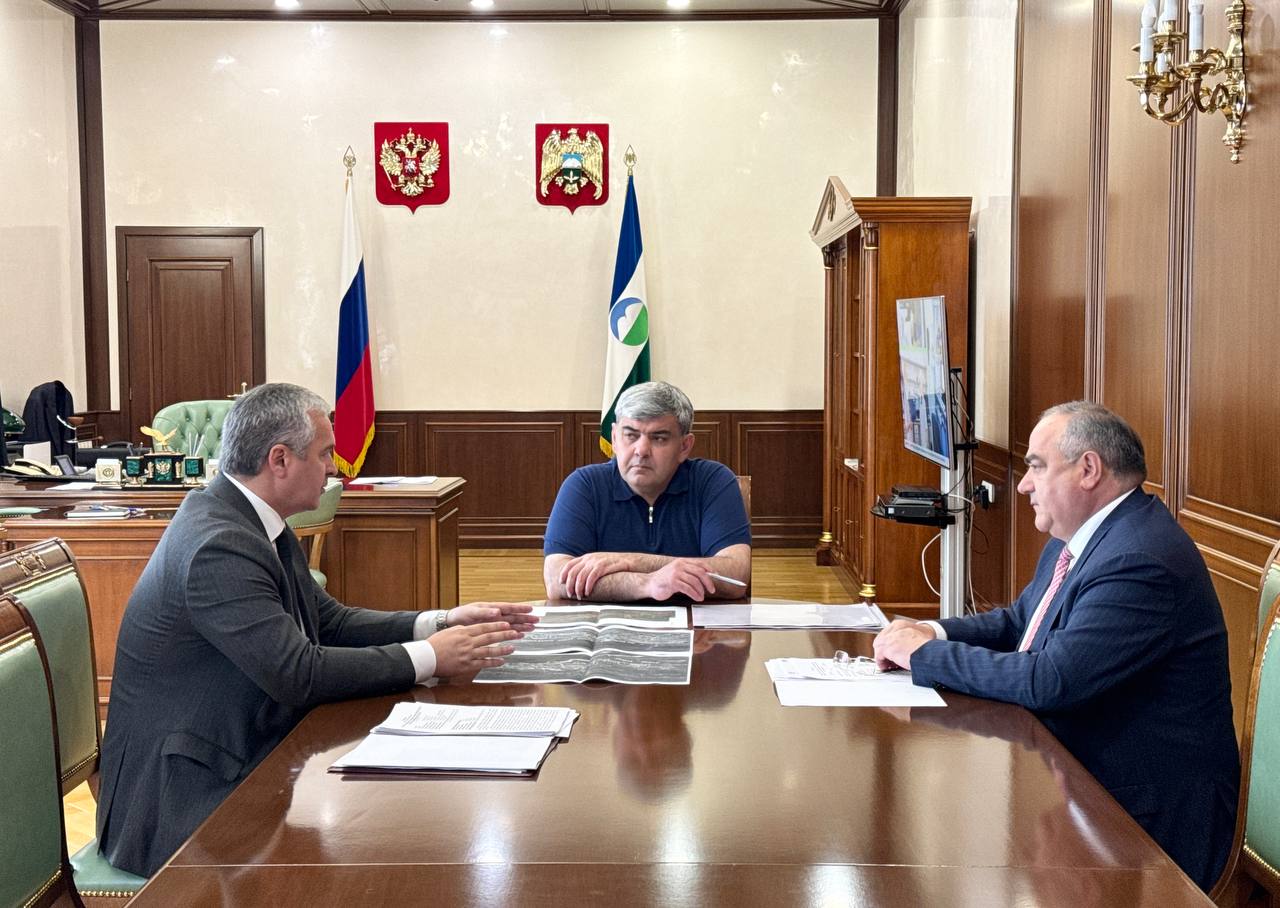 Казбек Коков провел оперативное совещание