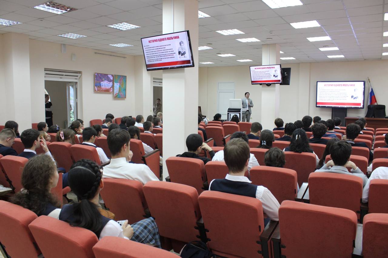 Врачи встретились с одаренными детьми