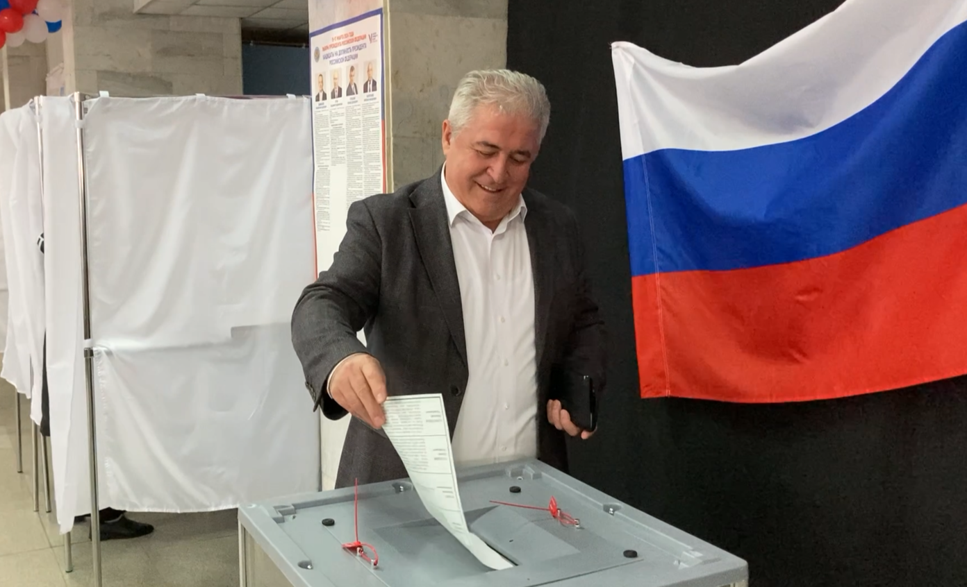 Мухадин Кумахов проголосовал на выборах Президента России в Херсонской области