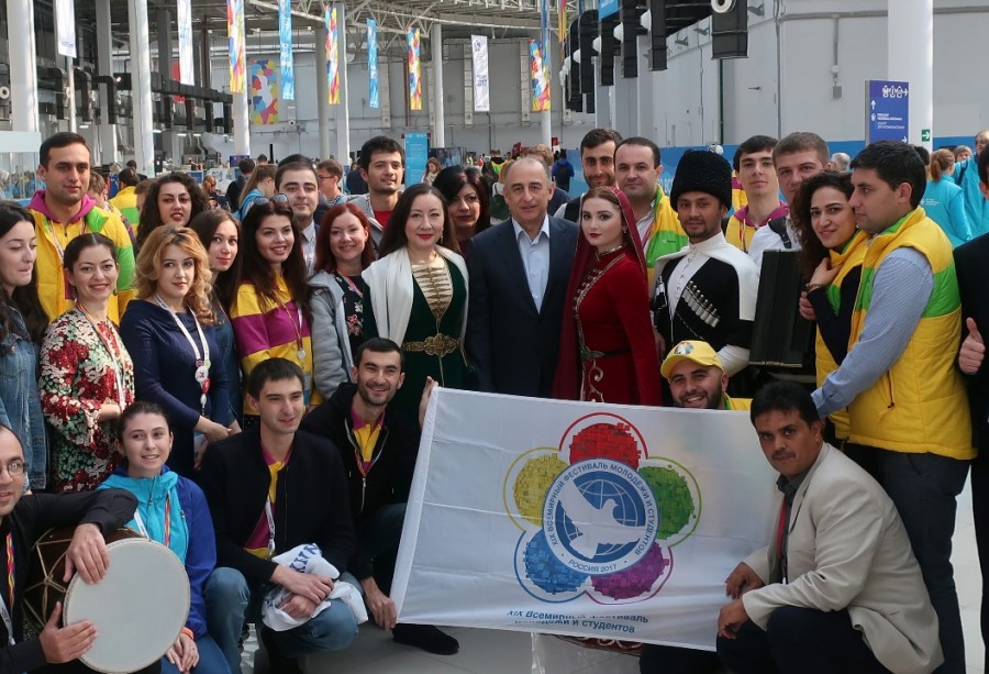 В Сочи глава КБР  встретился с участниками Всемирного фестиваля молодежи и студентов 