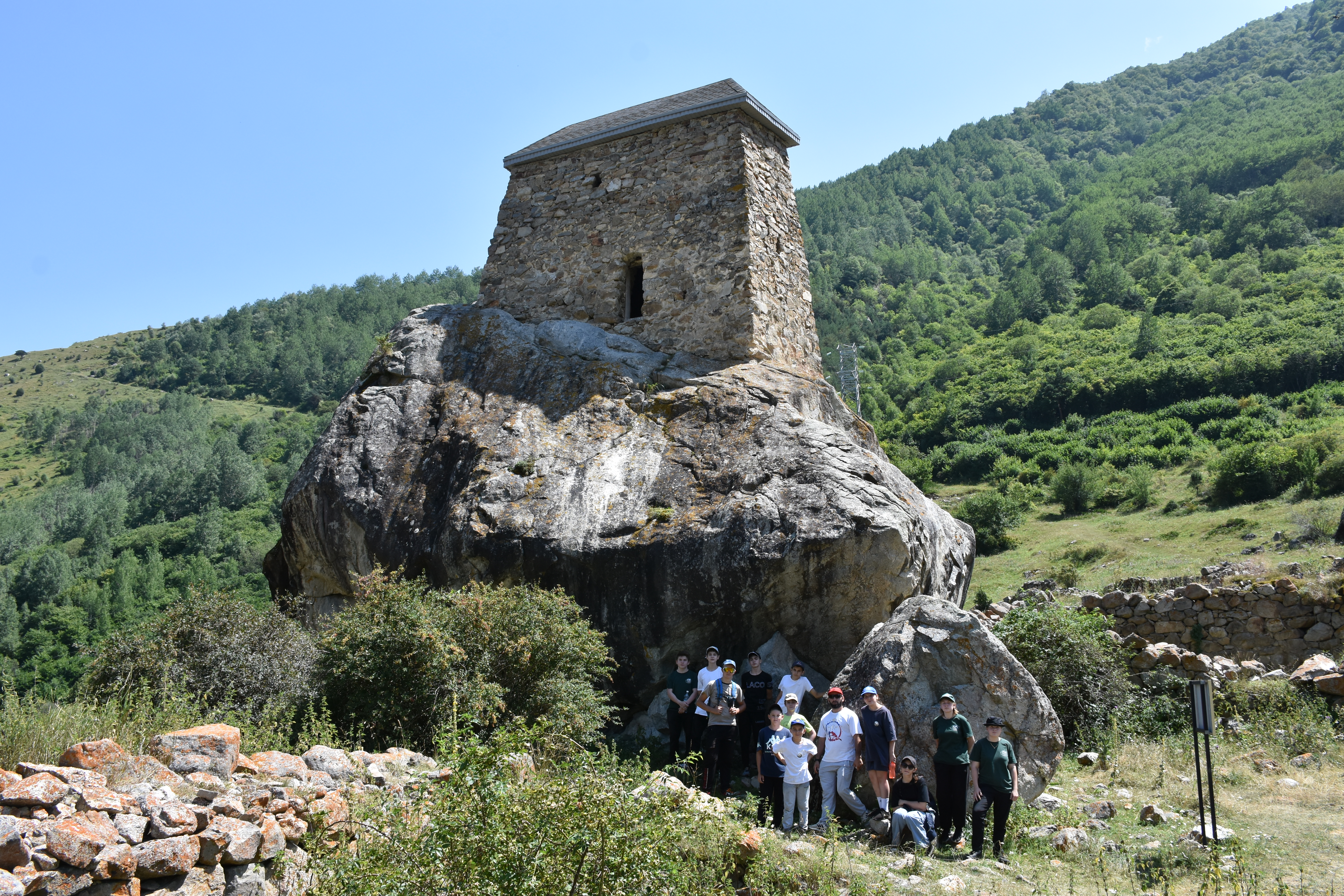 Молодежь изучает историю родного края