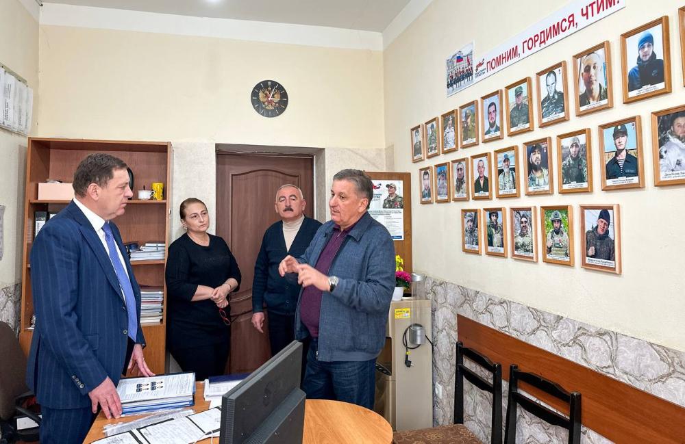 Муаед Дадов посетил отделение фонда «Защитники Отечества»в Чегемском районе