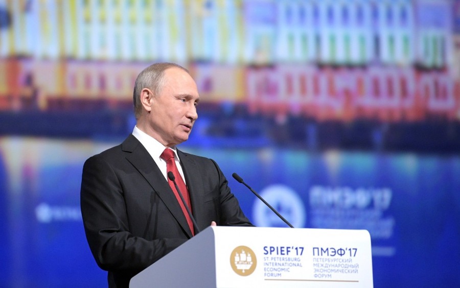 Владимир Путин выступил на пленарном заседании ПМЭФ-2017