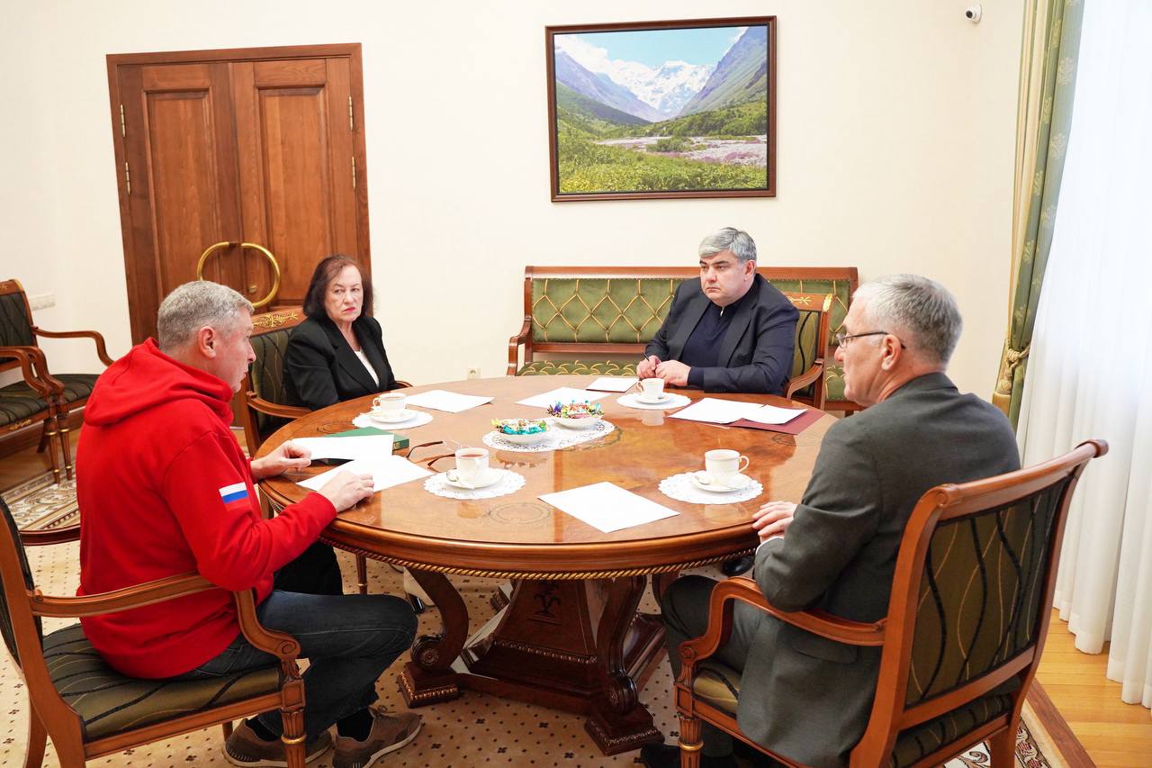 Казбек Коков встретился с лидерами общественного движения  