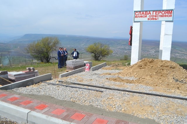 В Баксанском районе благоустраивают территорию памятника на 910 высоте