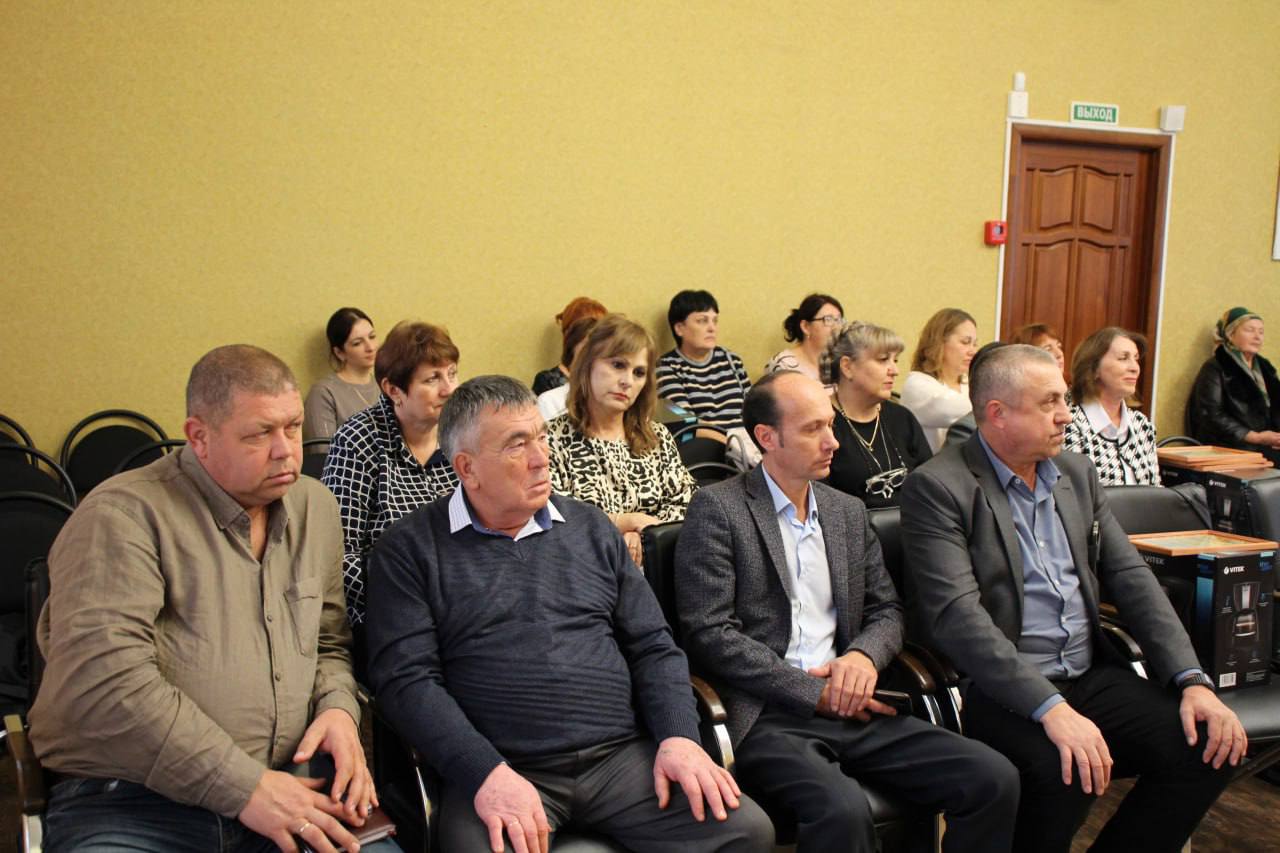 В Прохладненском районе наградили победителей конкурса на лучшую организацию работы в сфере государственной национальной политики