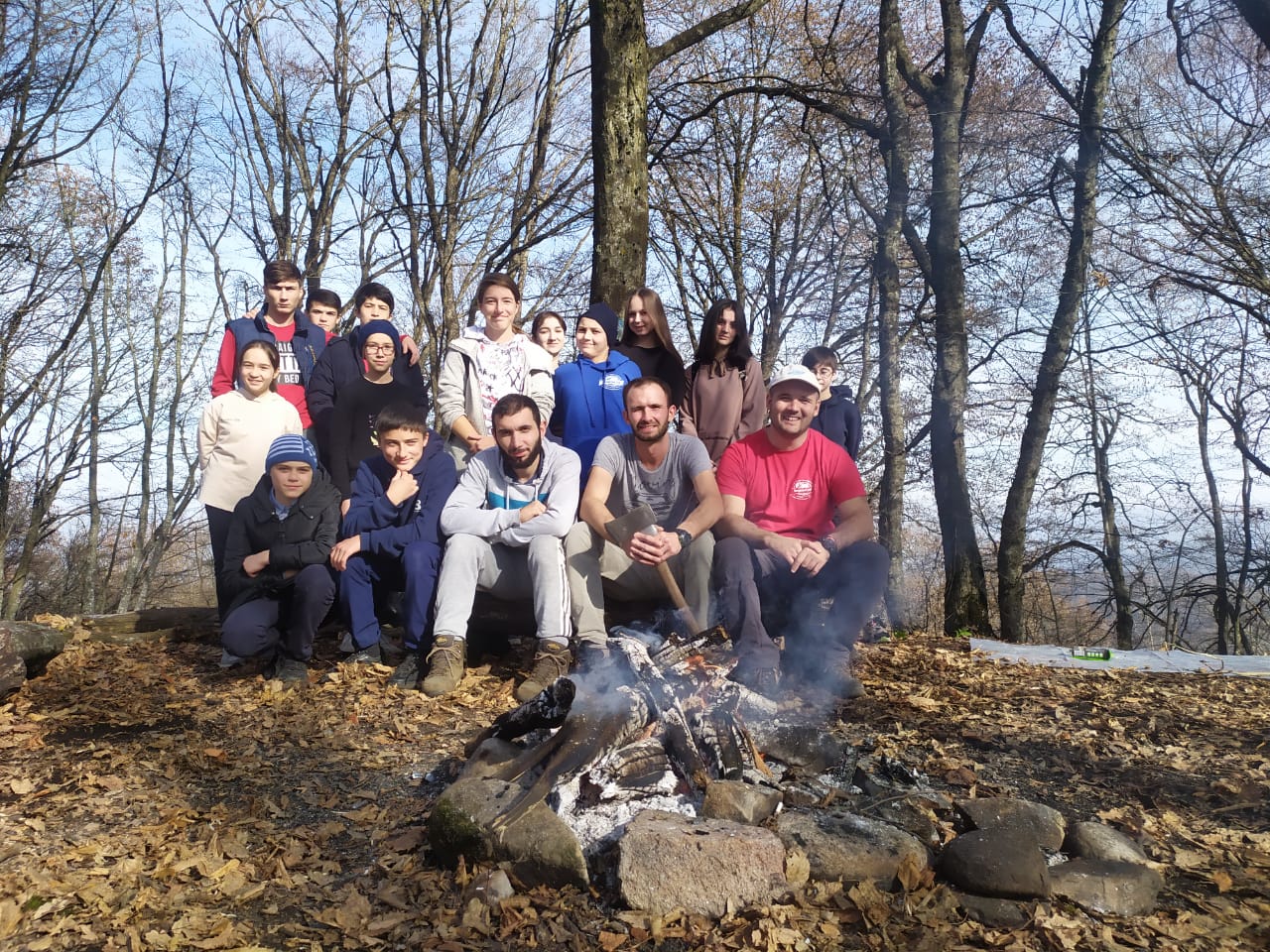 Молодежь отвели в поход на гору Нартия