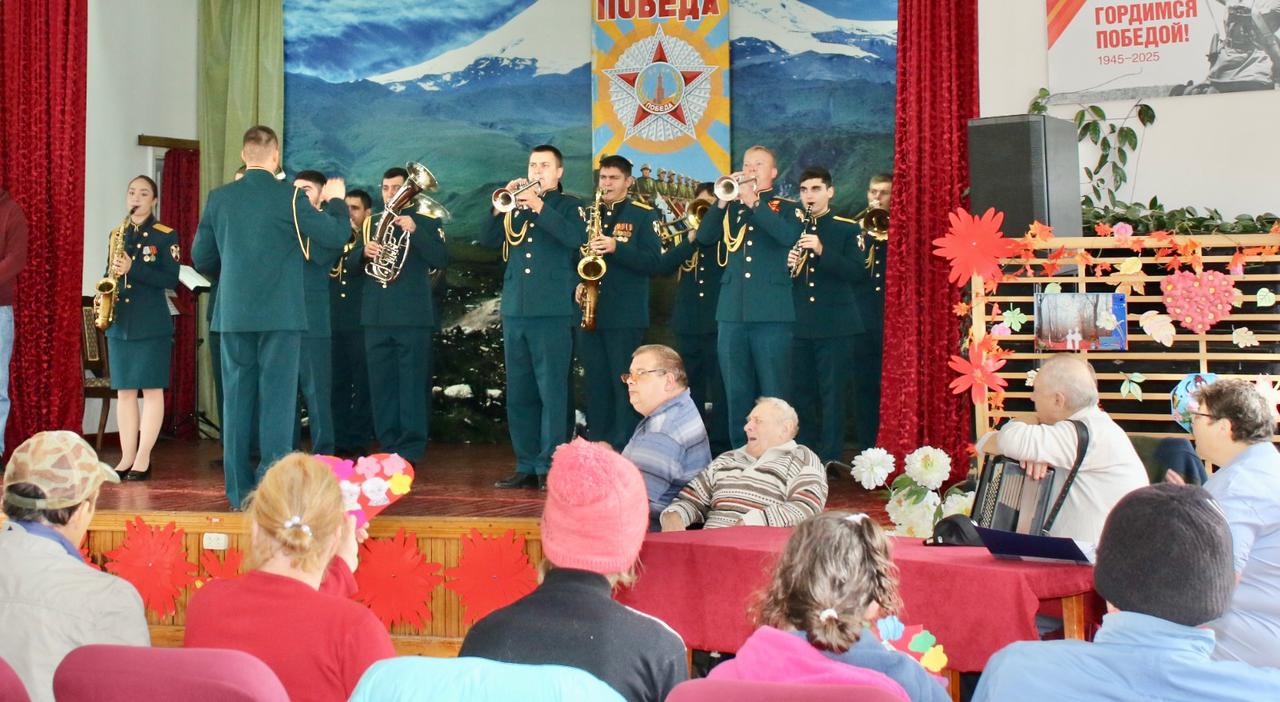 В Нальчике росгвардейцы посетили социальное учреждение