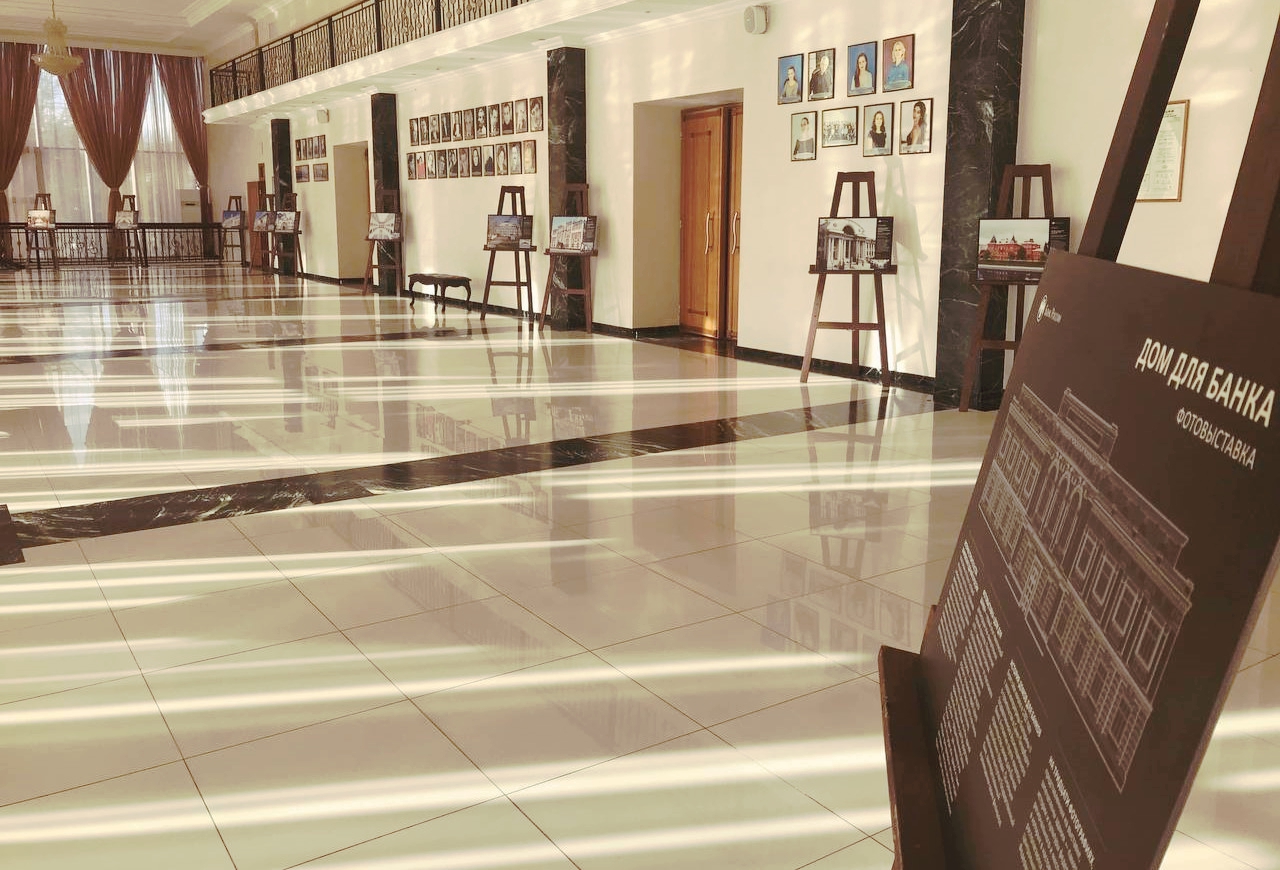 В Музыкальном театре КБР проходит выставка «Дом для банка»