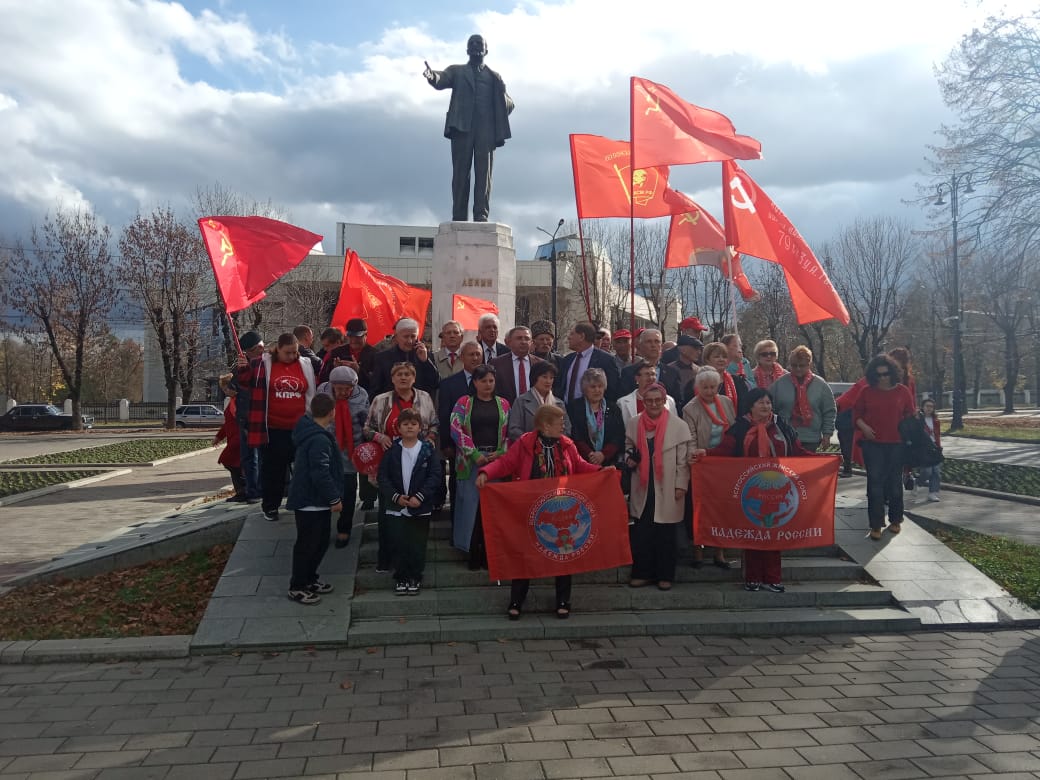 В Нальчике отпраздновали годовщину революции