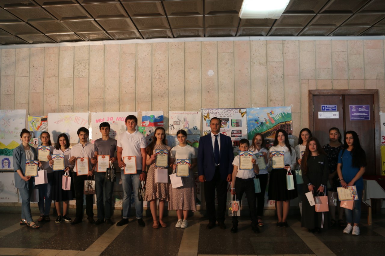 В Баксане наградили победителей и призеров конкурса социальной рекламы