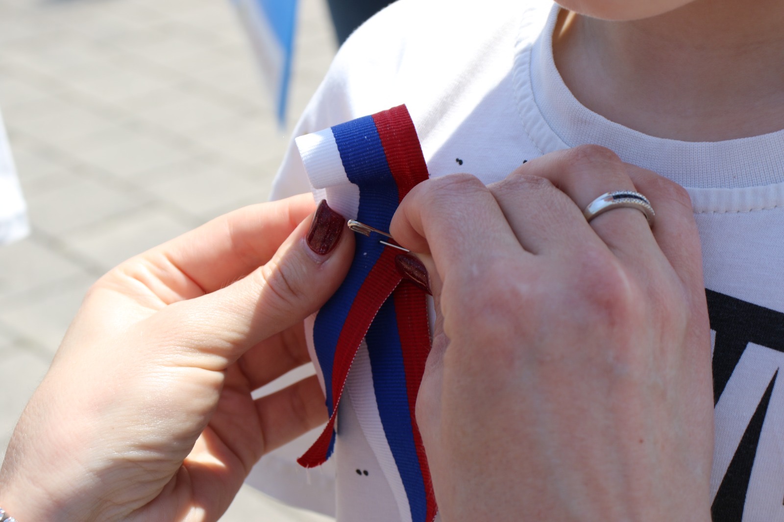 Росгвардейцы приняли участие во всероссийской акции «Ленточка-триколор»