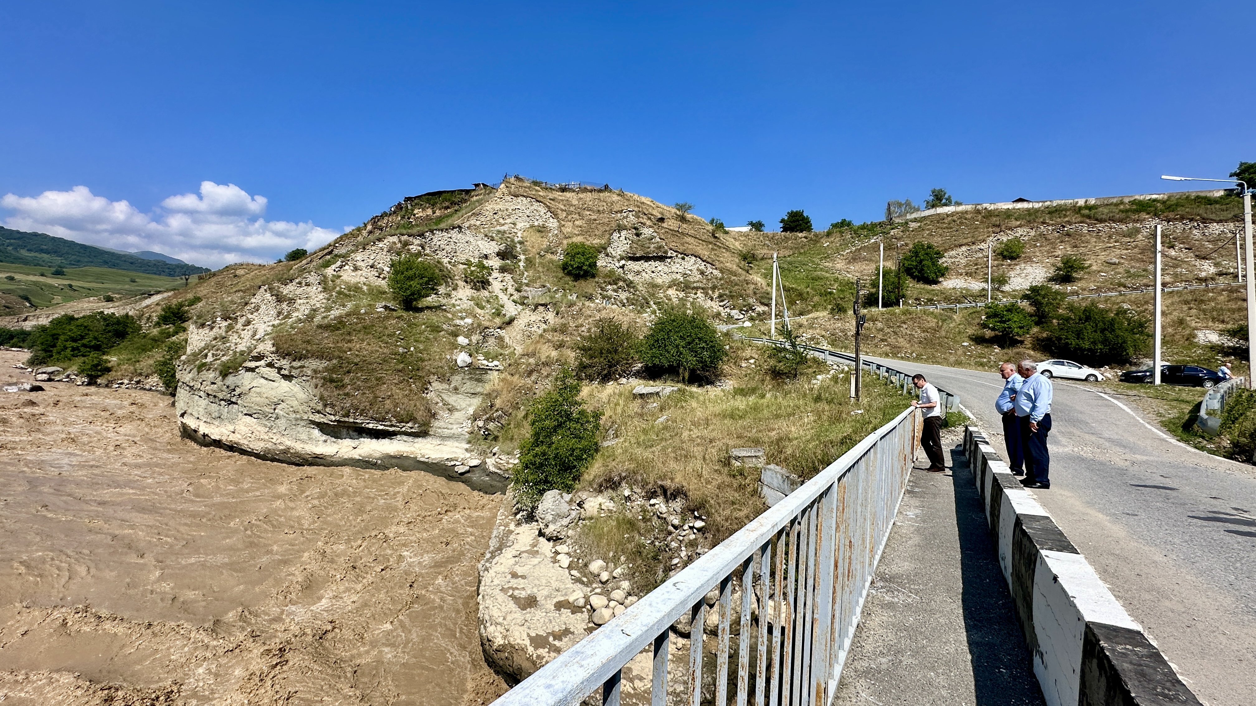 Уровень воды в реке Баксан значительно снизился  