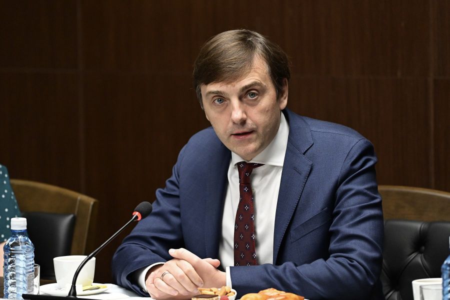 Минпросвещения поделит регионы на учебно-педагогические округа