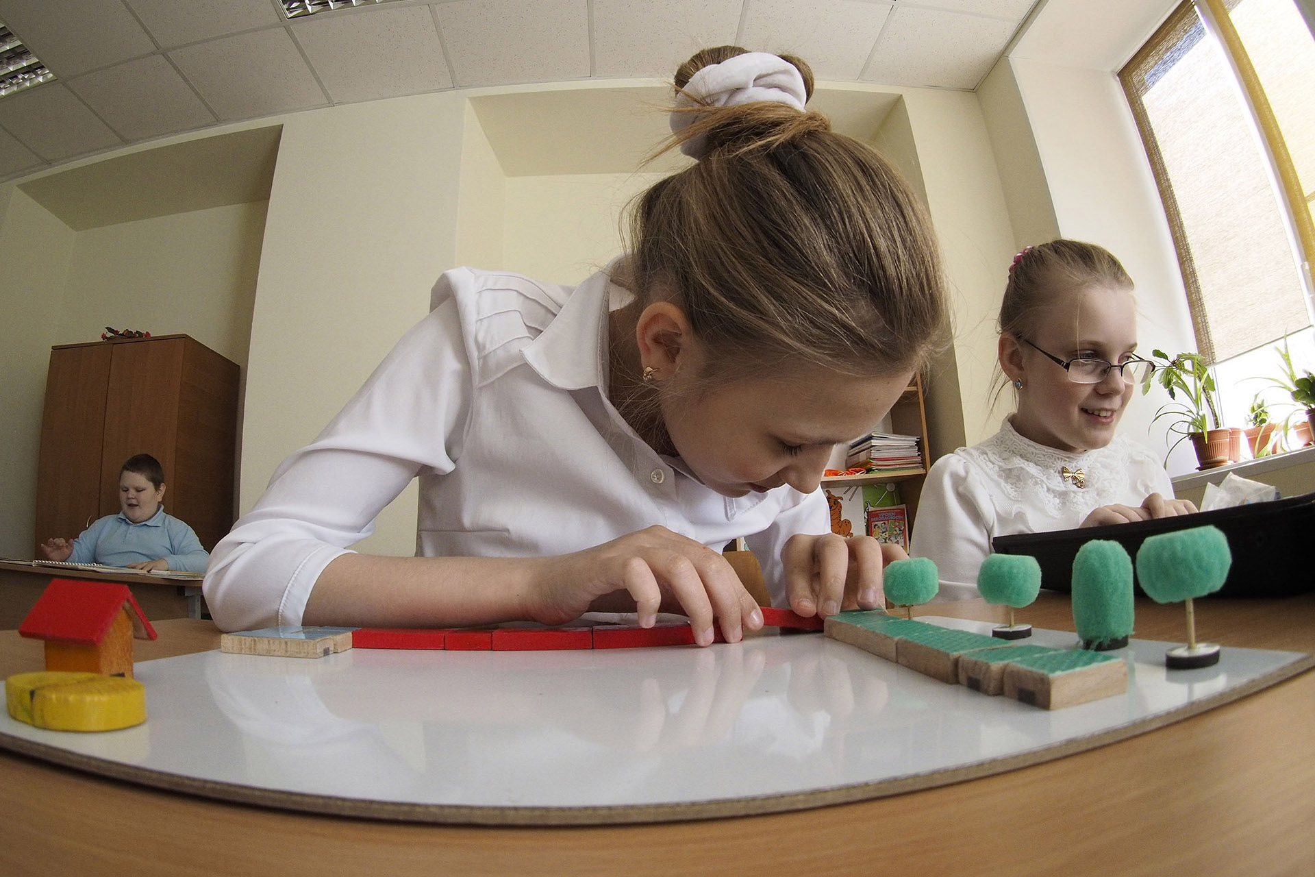 Детей с нарушениями зрения обеспечат брайлевскими дисплеями