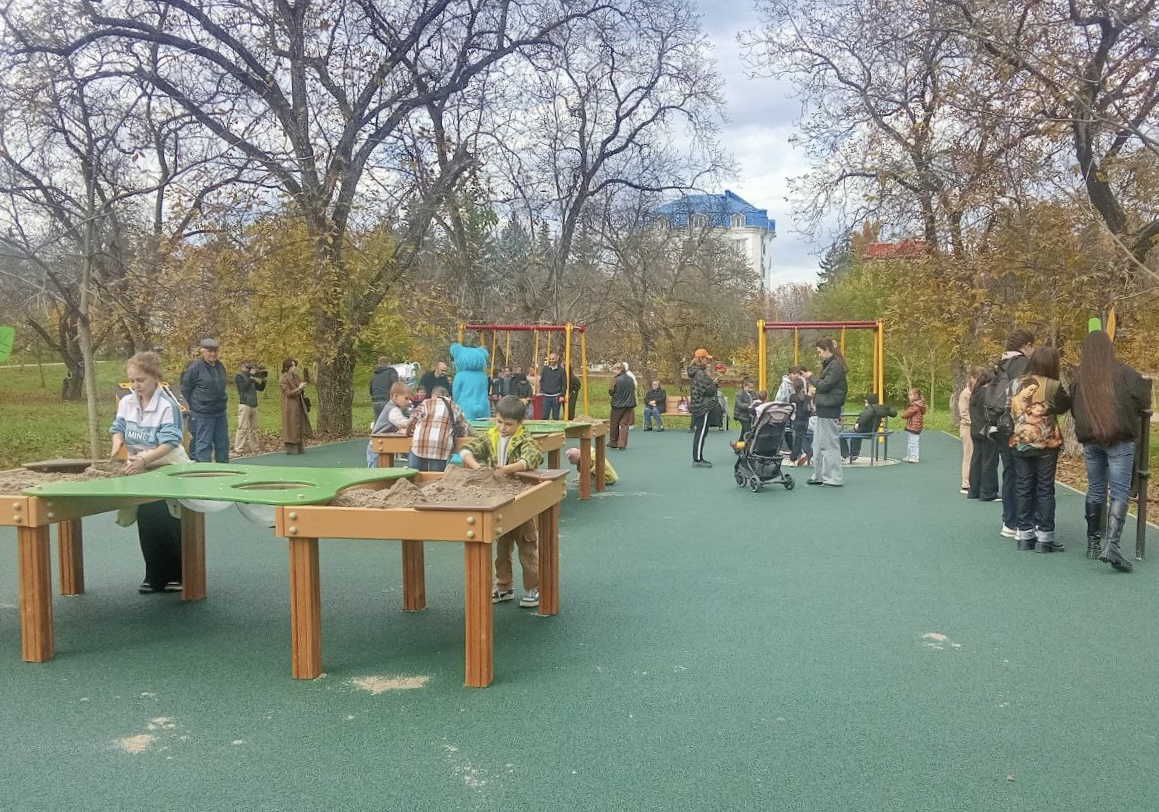 В Нальчике открыли площадку для детей с ОВЗ