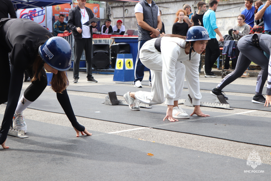 В Нальчике проходят соревнования по пожарно-спасательному спорту  