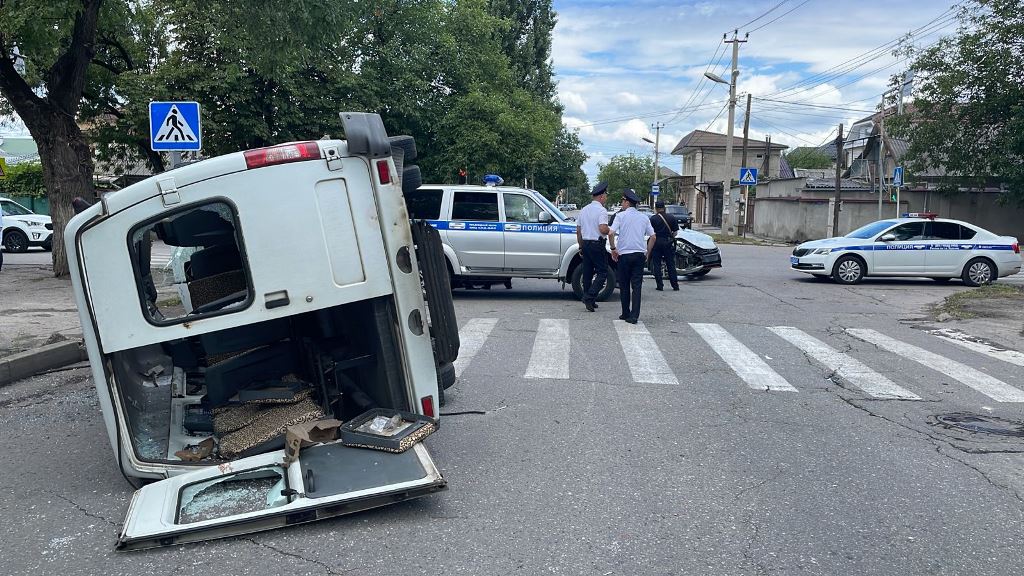 В Нальчике попала в аварию пассажирская «Газель»