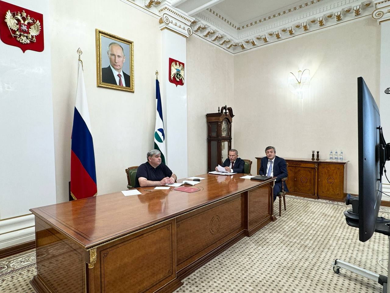 Казбек Коков принял участие в правительственном совещании