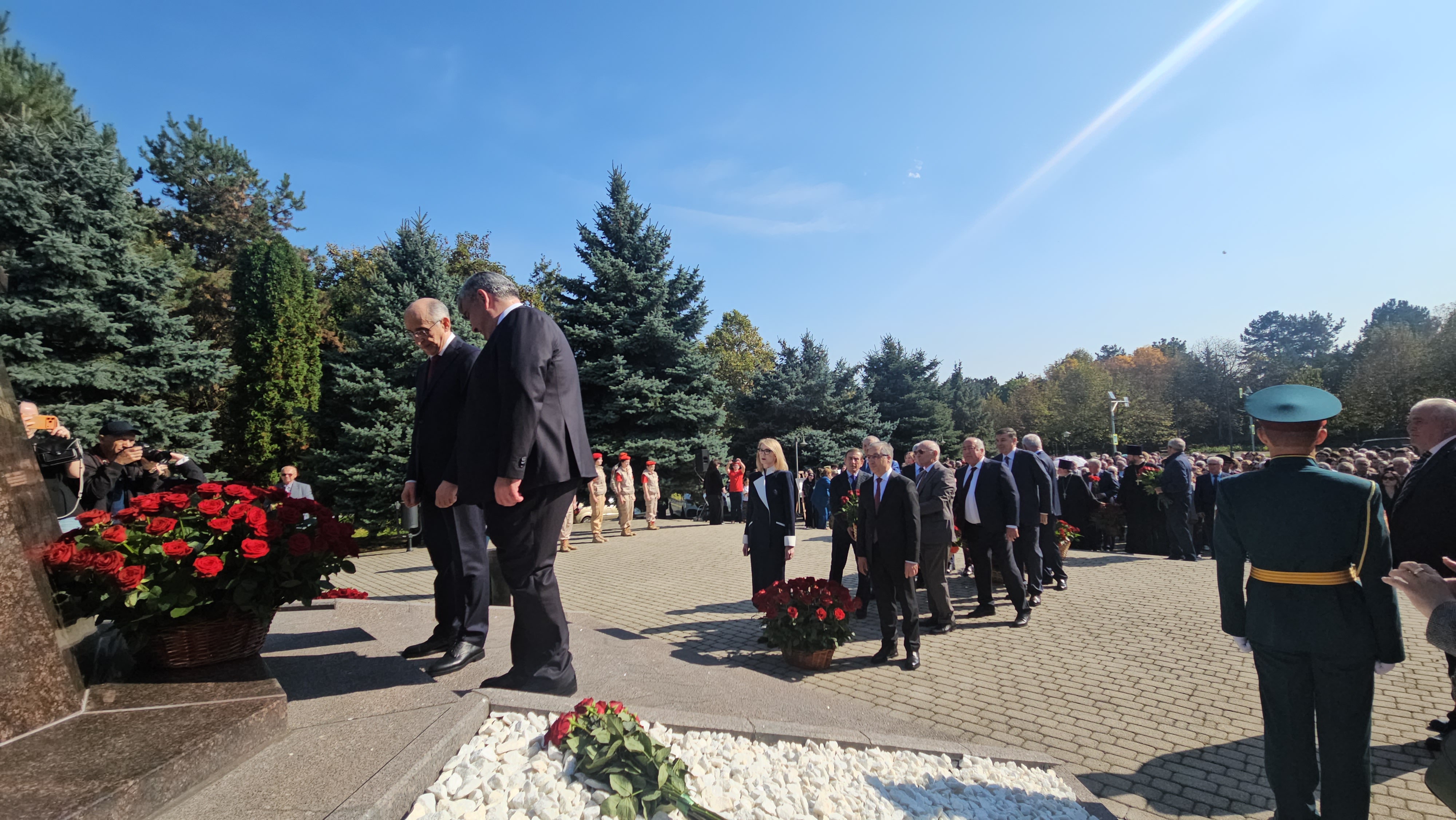 В Нальчике торжественно отметили 85-летие со дня рождения первого Президента КБР Валерия Кокова