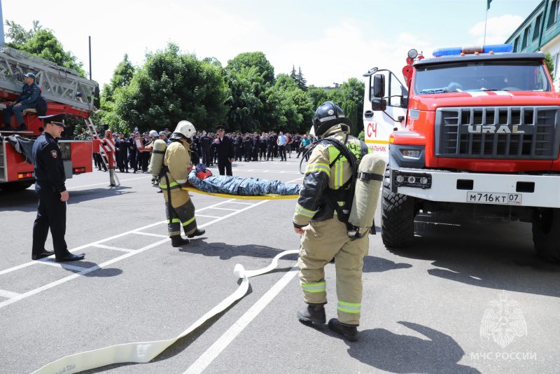 Представители МЧС провели занятия в филиале университета МВД России