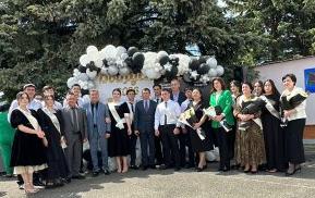 В Баксанском районе поздравляли выпускников