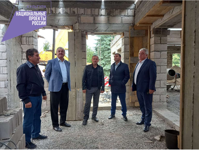 В Баксанском районе проверили  ход работ реконструкции школы искусств  