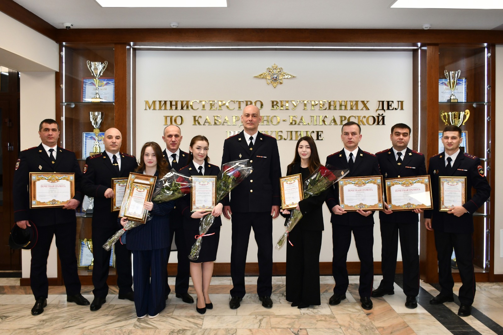 Министр внутренних дел по КБР поздравил сотрудников Управления экономической безопасности ведомства с профессиональным праздником