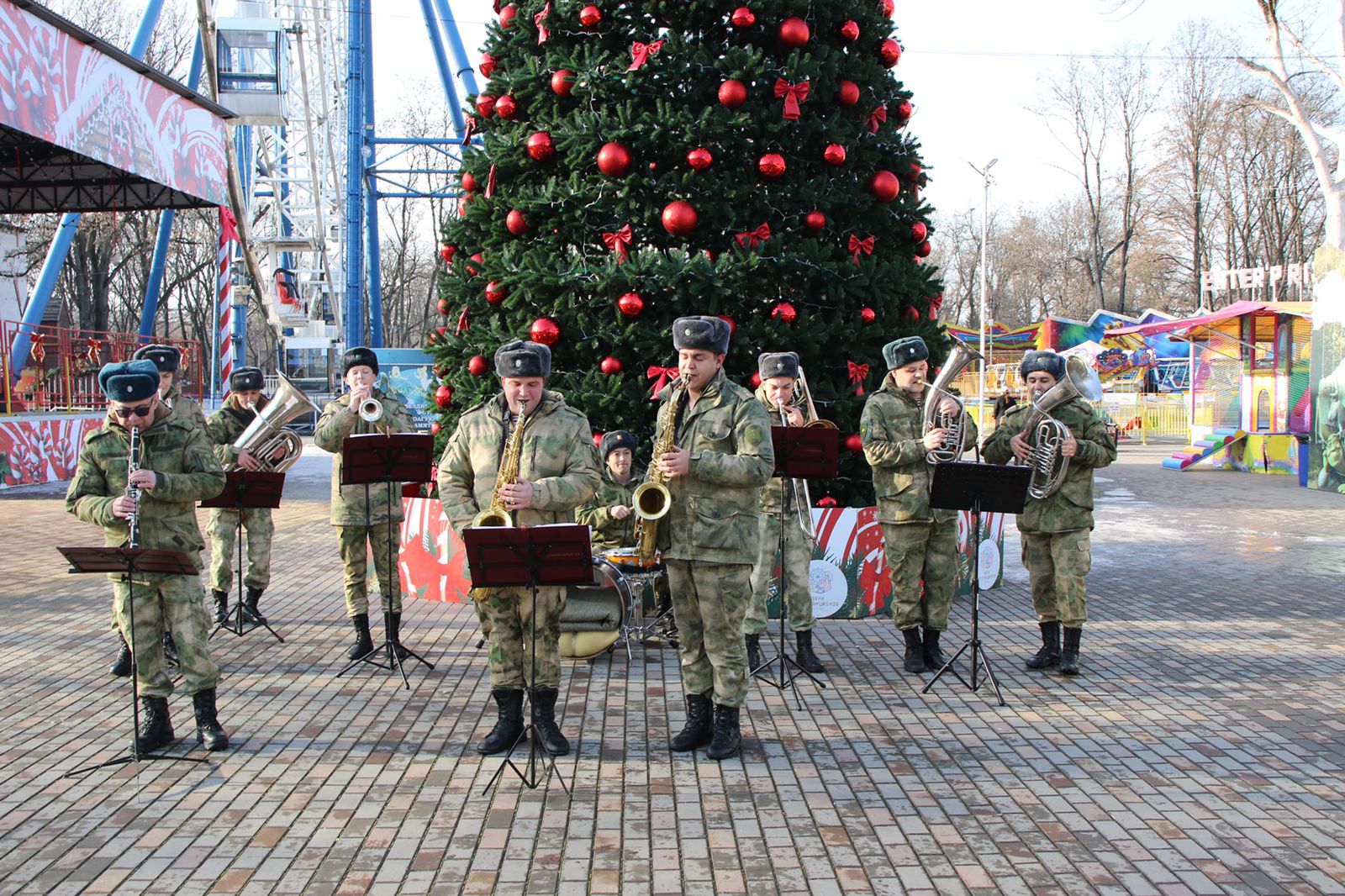 Музыканты Росгвардии выступили для жителей и гостей столицы Кабардино-Балкарии