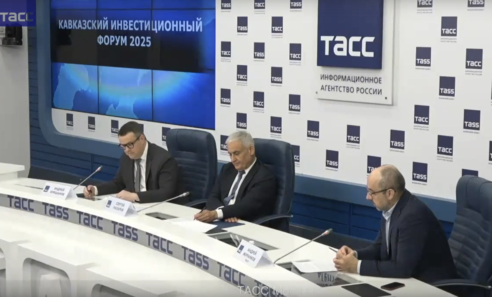 Стенд в виде «Приюта 11» на КИФ-2025