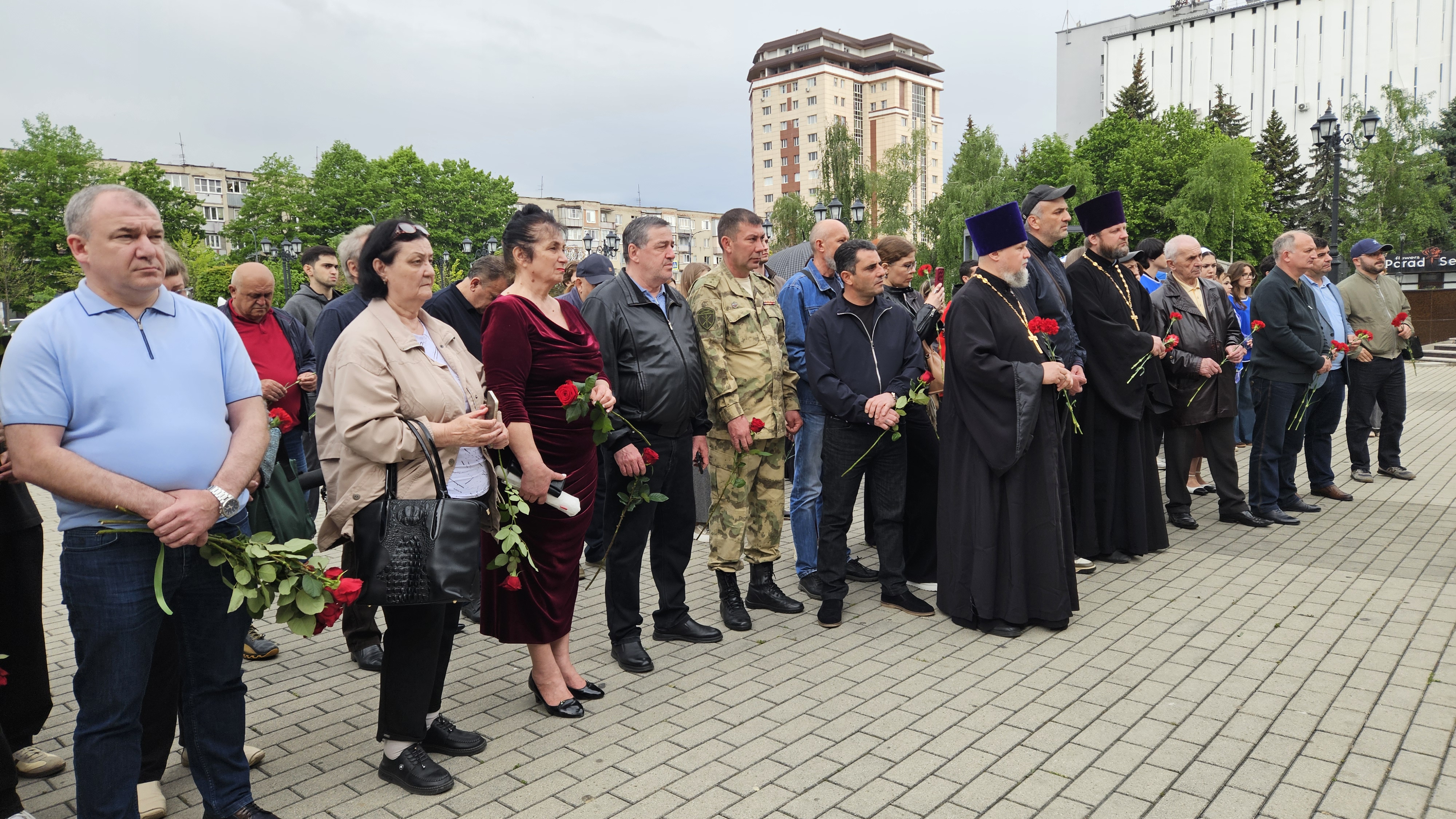 Жители Нальчика почтили память погибших в Старобельске