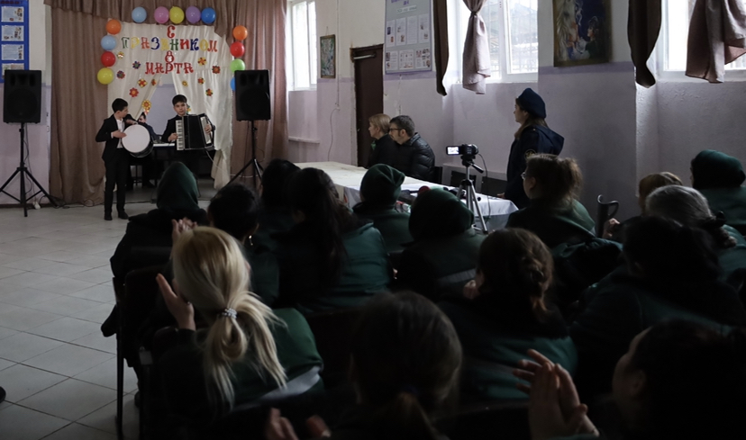 В женской исправительной колонии отметили 8 марта