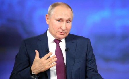 Владимир Путин рассказал новых мерах социальной поддержки населения в ходе «Прямой линии»