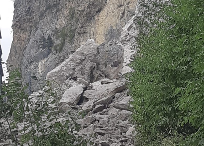 Верхняя Балкария осталась без света из-за камнепада