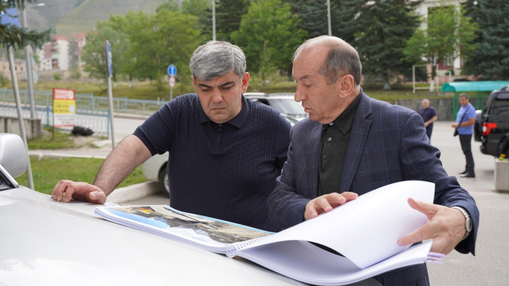 Глава КБР Казбек Коков посетил с рабочей поездкой Эльбрусский район