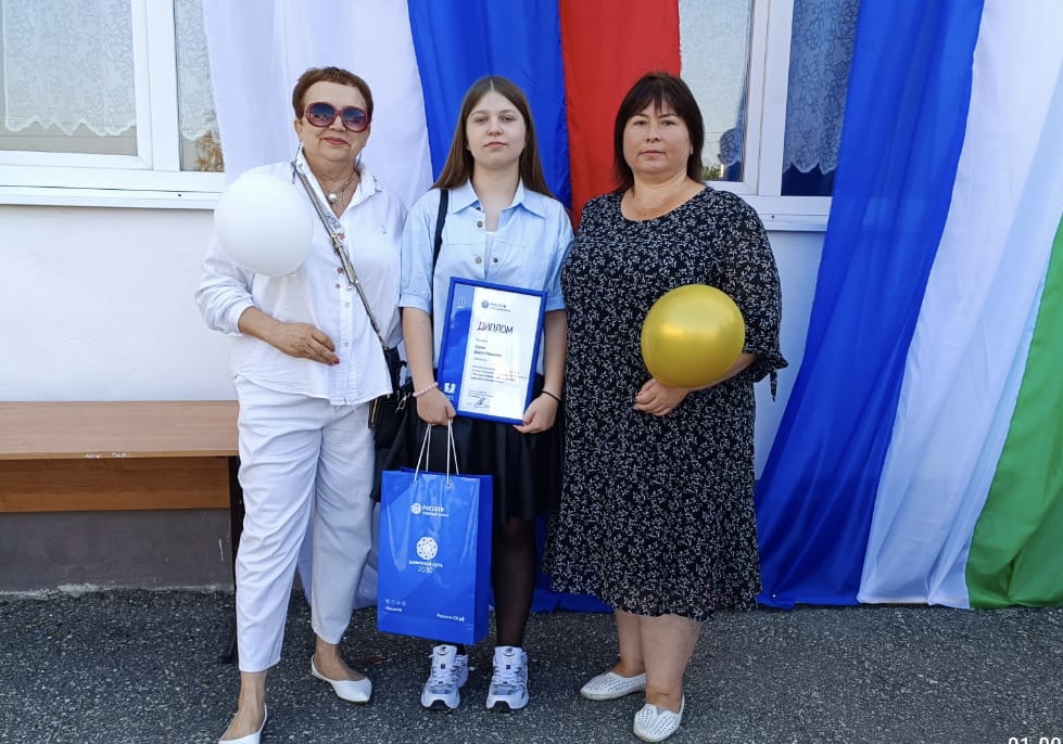 В Кабардино-Балкарии наградили победителя конкурса сочинений на тему электробезопасности