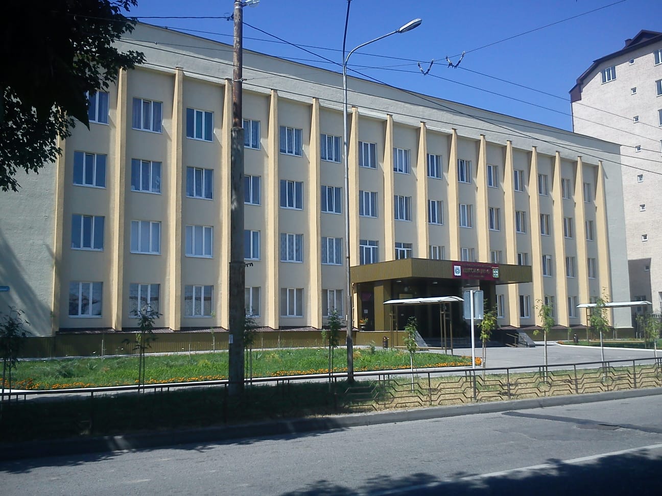 Коллектив и родительское сообщество нальчикской школы №6: наши сердца и мысли с вами